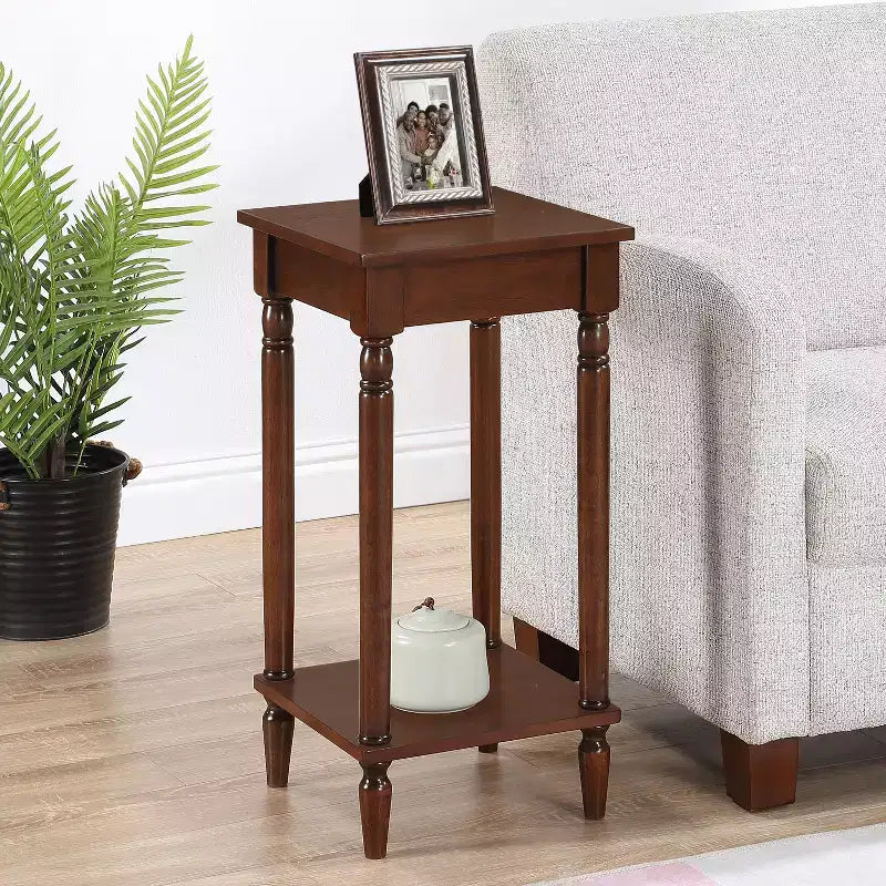 Table d'appoint rectangulaire en bois marron de 28 po avec étagère, 1 pièce